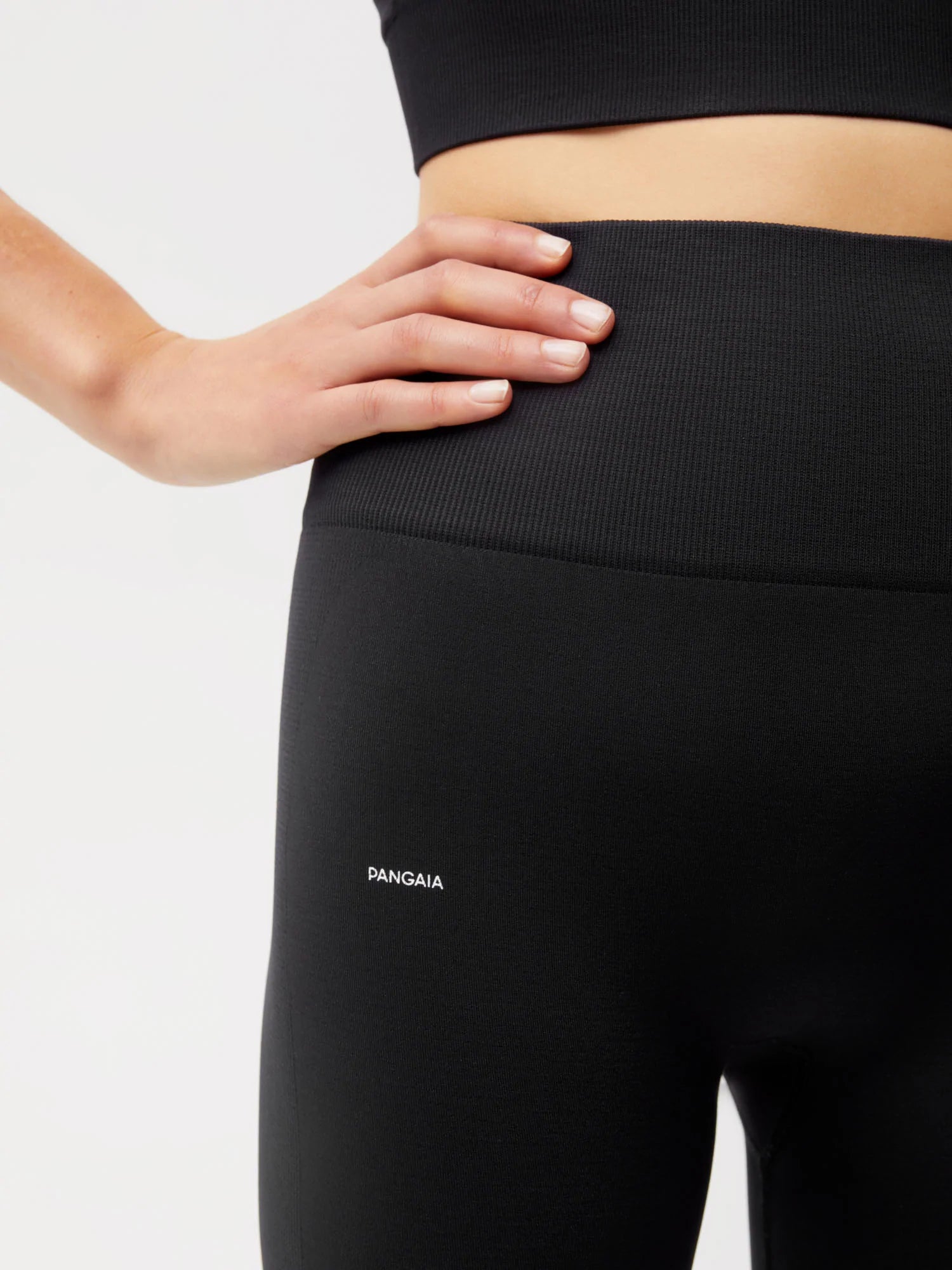 Activewear-3-0-Shorts-Black-Female-3