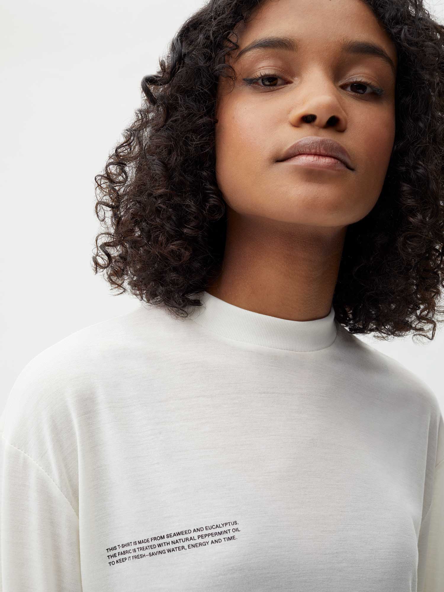 C Fibre Lightweight Crew Neck Off White