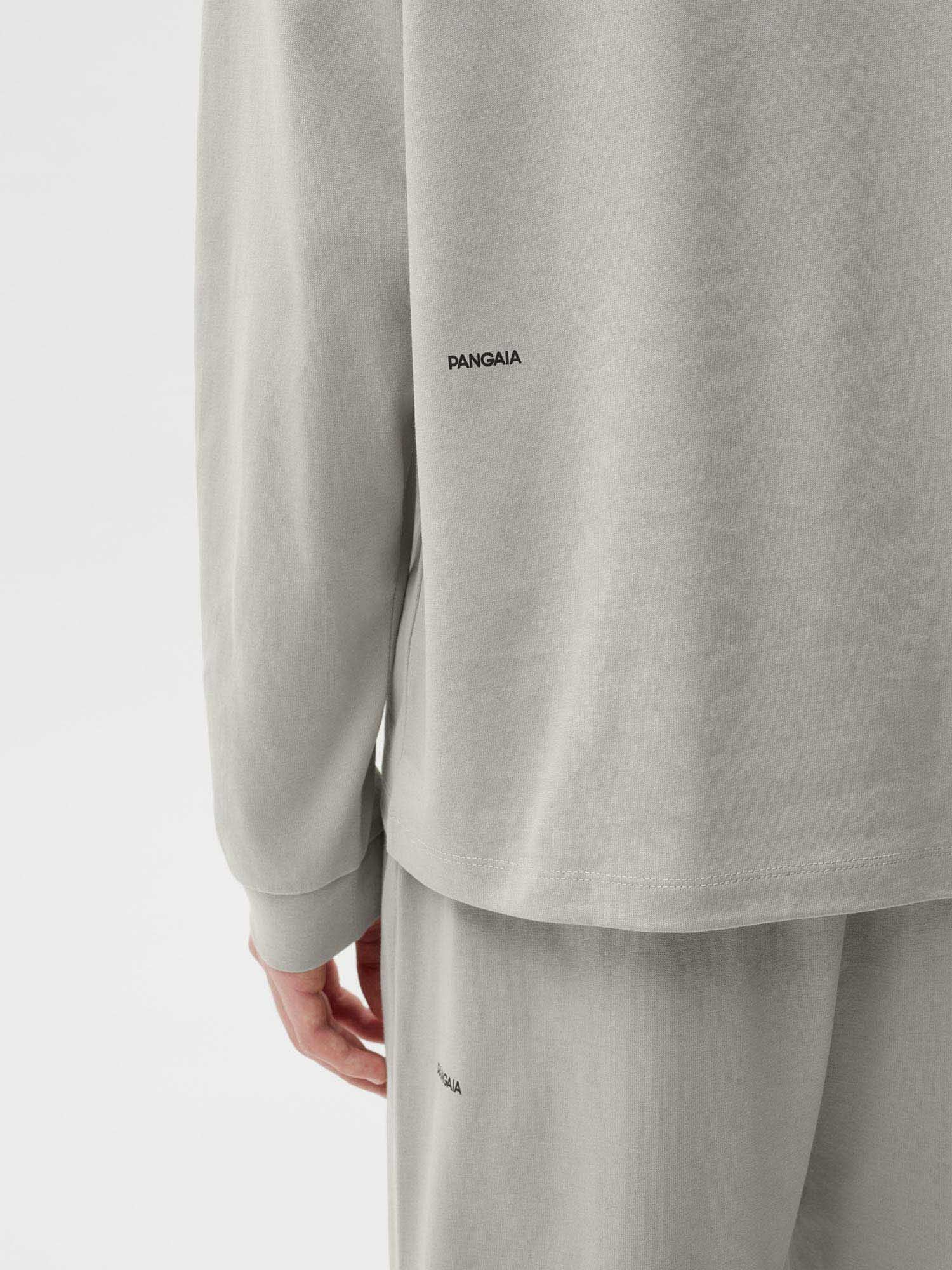 Seaweed Fiber Loungewear Hoodie Stone Model