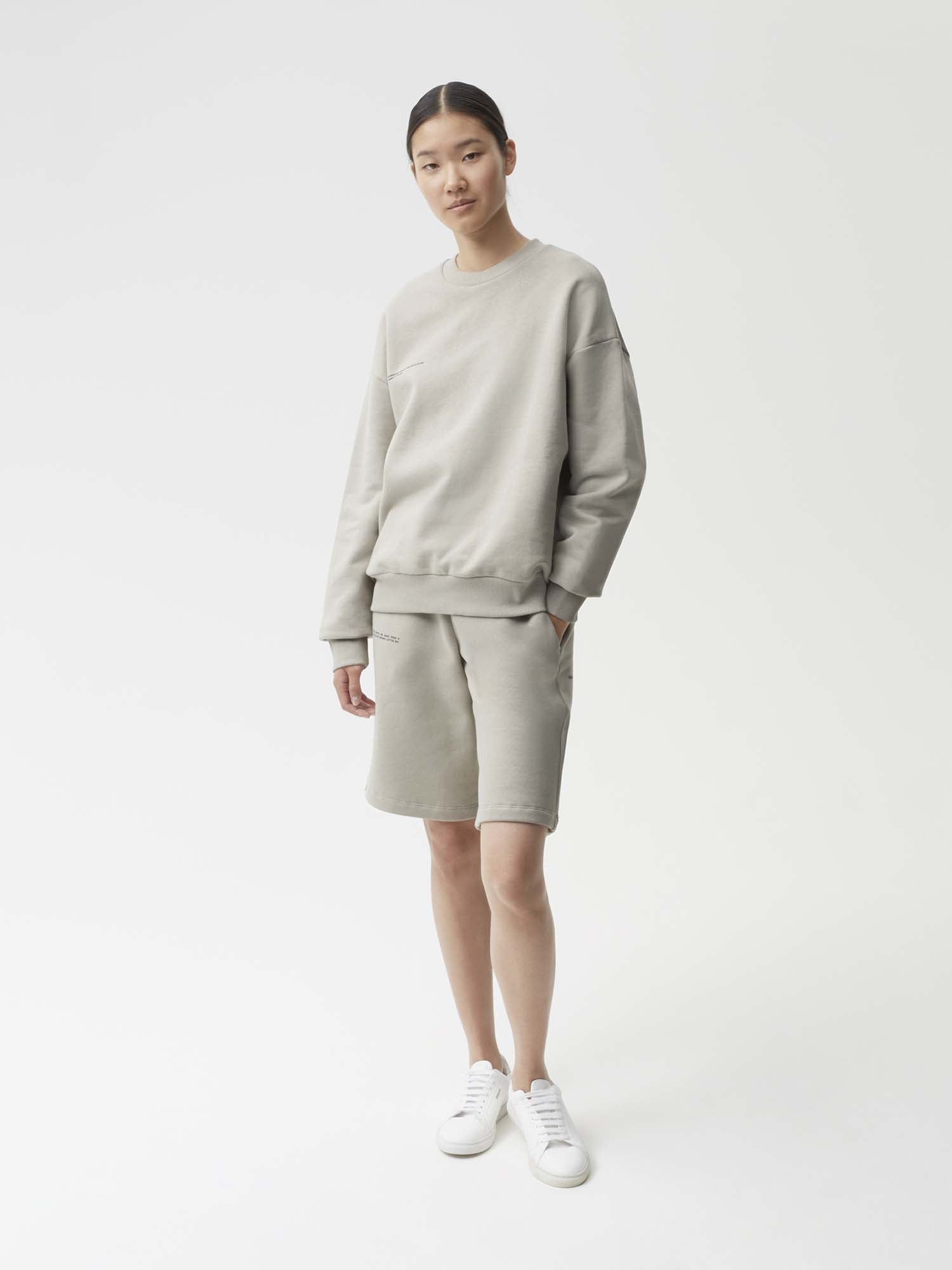 Heavyweight Recycled Cotton Sweatshirt Stone Female Model