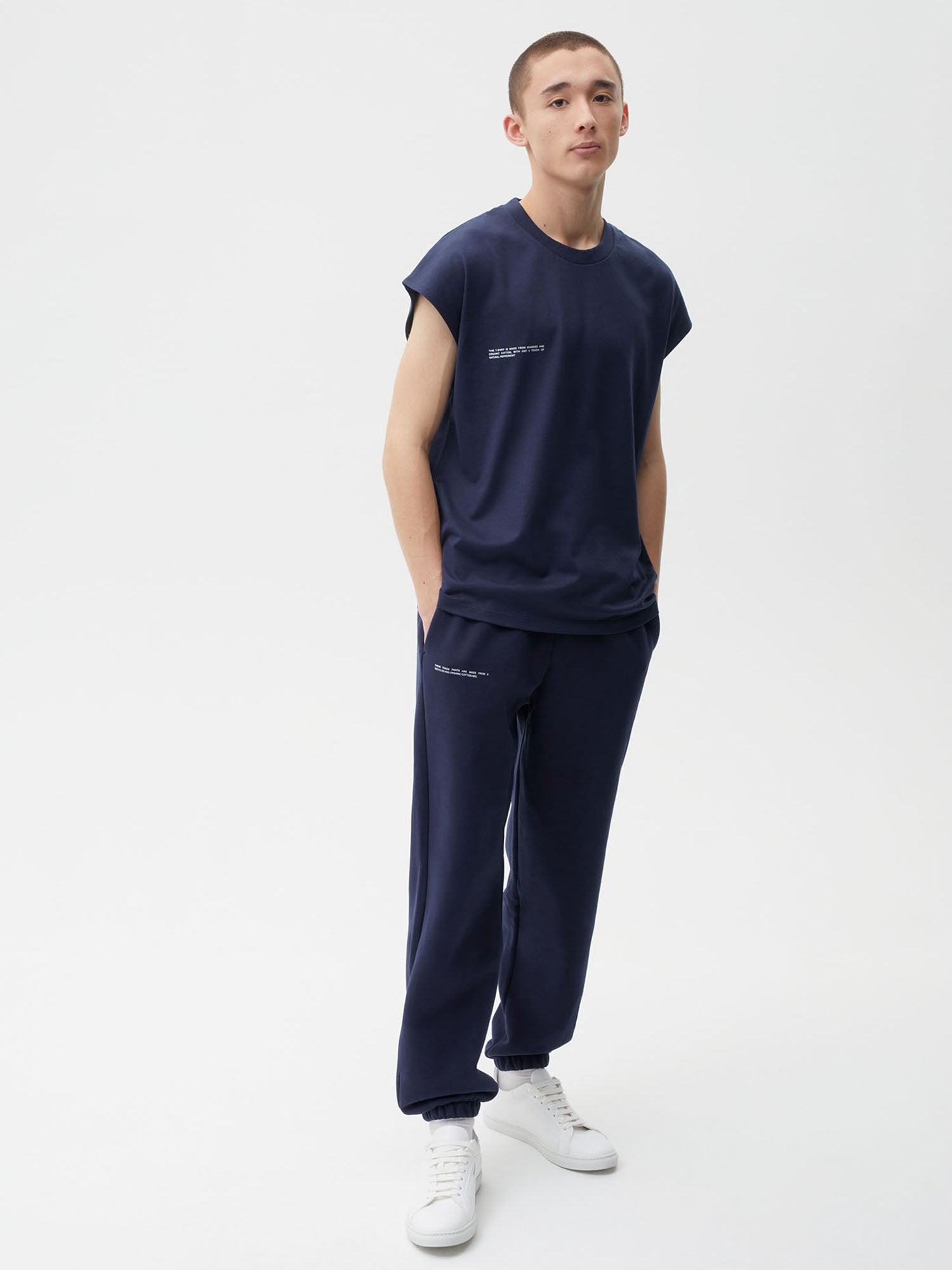 Seaweed Fiber Cropped Shouder T Shirt Navy Blue Male Model