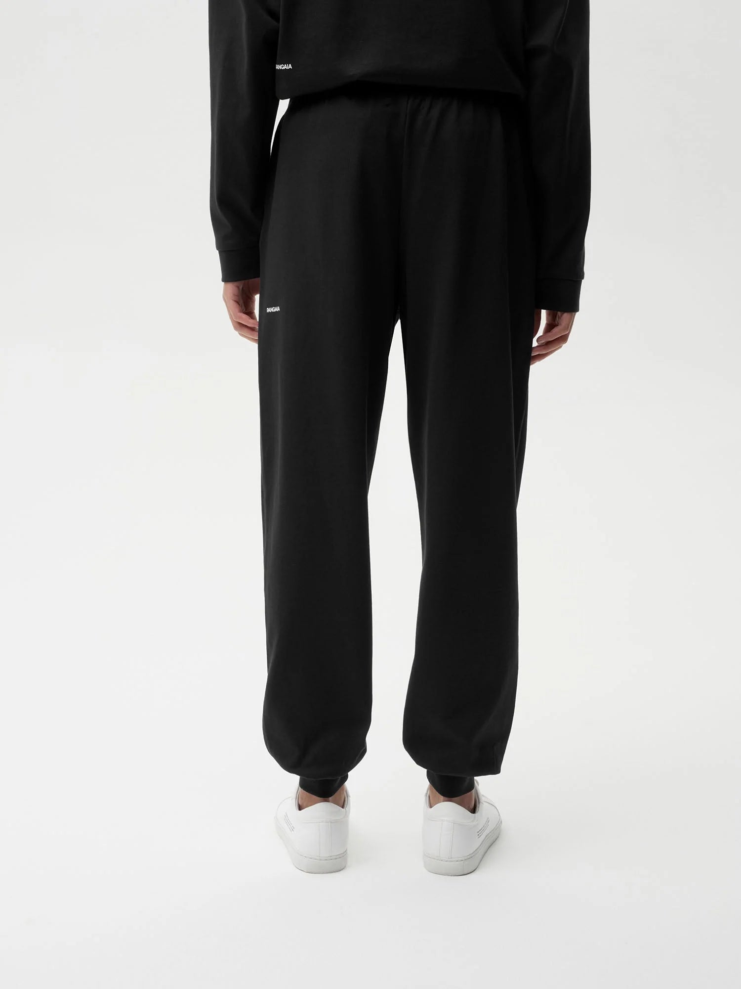 Seaweed Fiber Loungewear Track Pants Black  Model