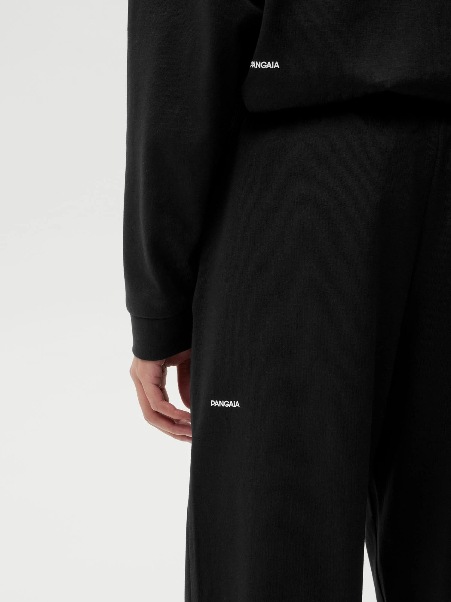 Seaweed Fiber Loungewear Track Pants Black  Model