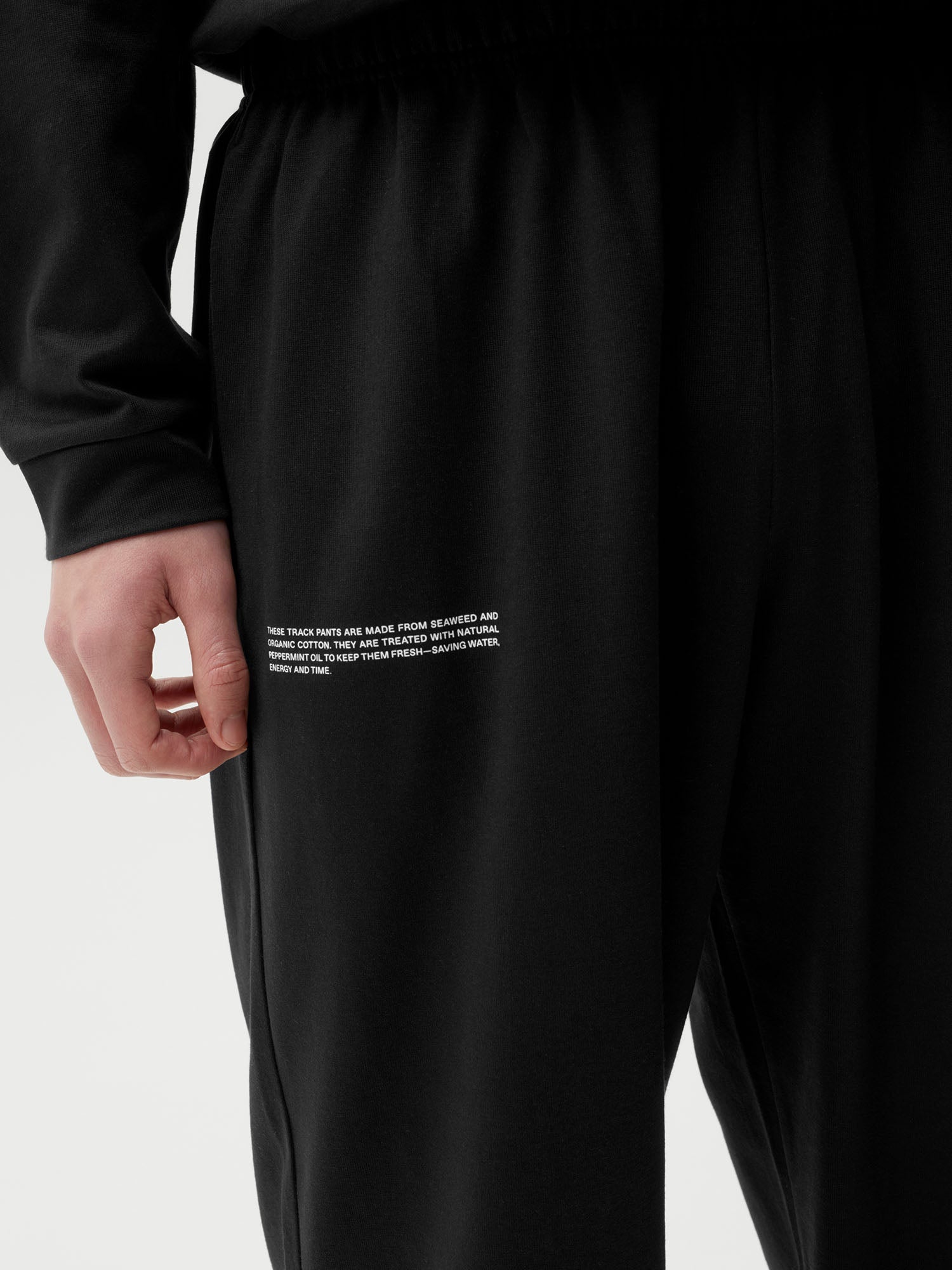 Seaweed Fiber Loungewear Track Pants Black  Model