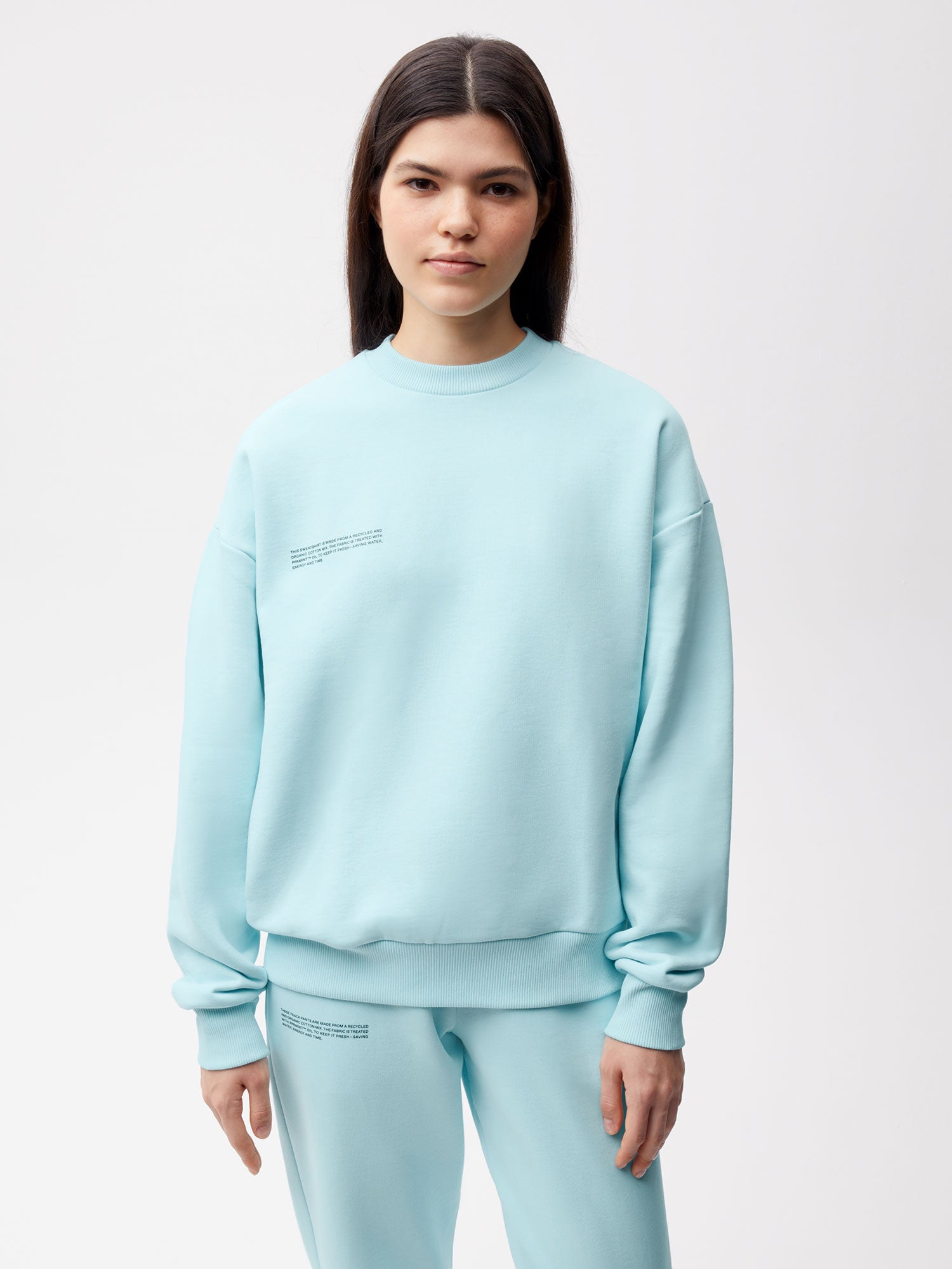 Signature-Sweatshirt-Powder-Blue-Female-1